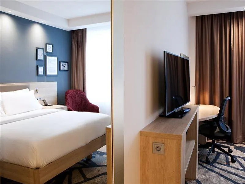 ***  Hampton By Hilton Munich Airport South Otel Hallbergmoos Almanya